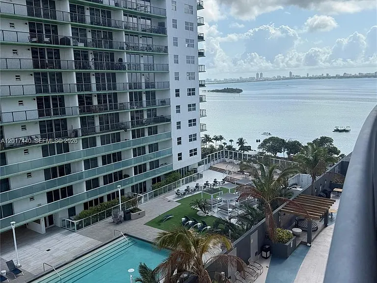 1750 N Bayshore Dr #1609 — Photo 2