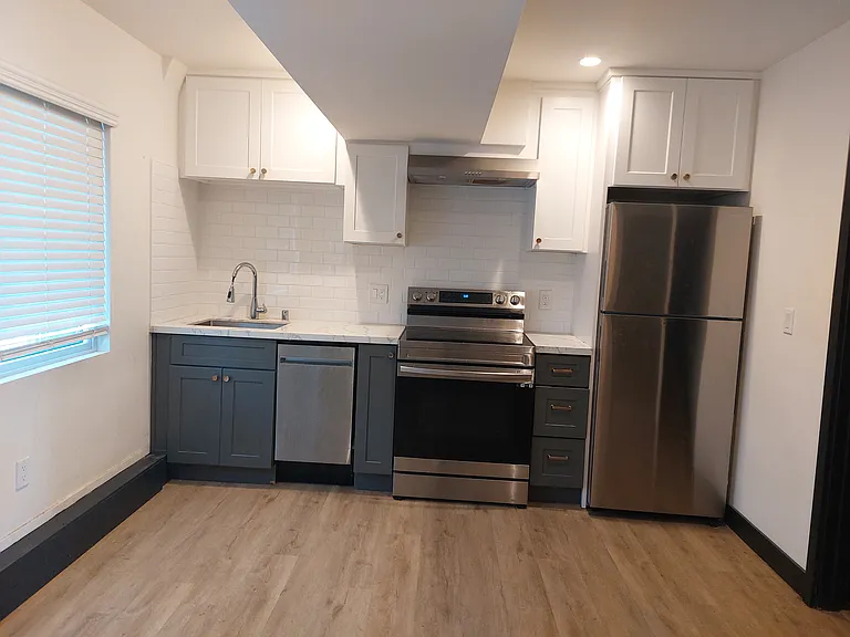 4286 45th St #10 — Photo 1