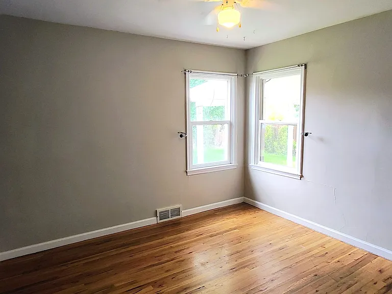 3096 S 1810 E — Photo 15