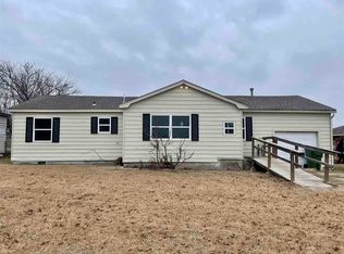 906 Charlois Ave, Indiahoma, OK 73552