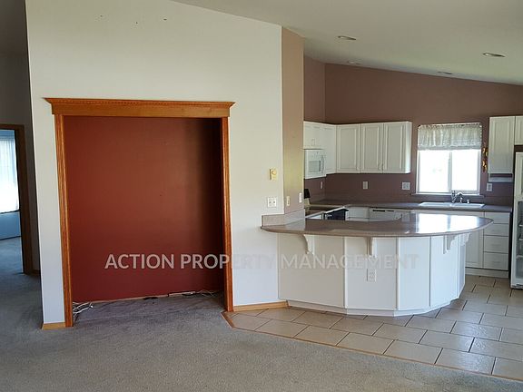 4th image of 221 Independence Dr