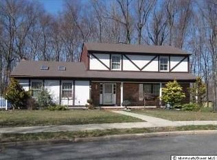 12 Spradley Ln, Middletown, NJ 07748
