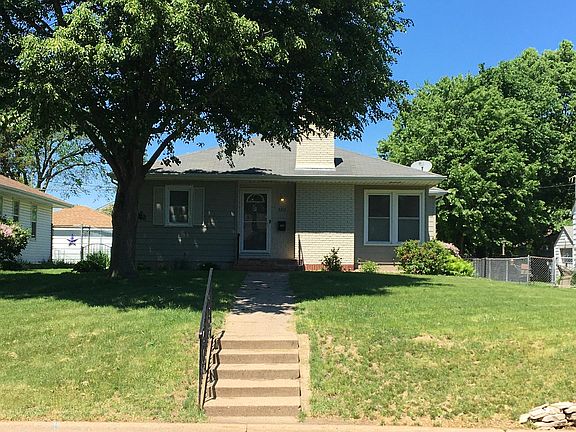 4th image of 3212 W 60th St