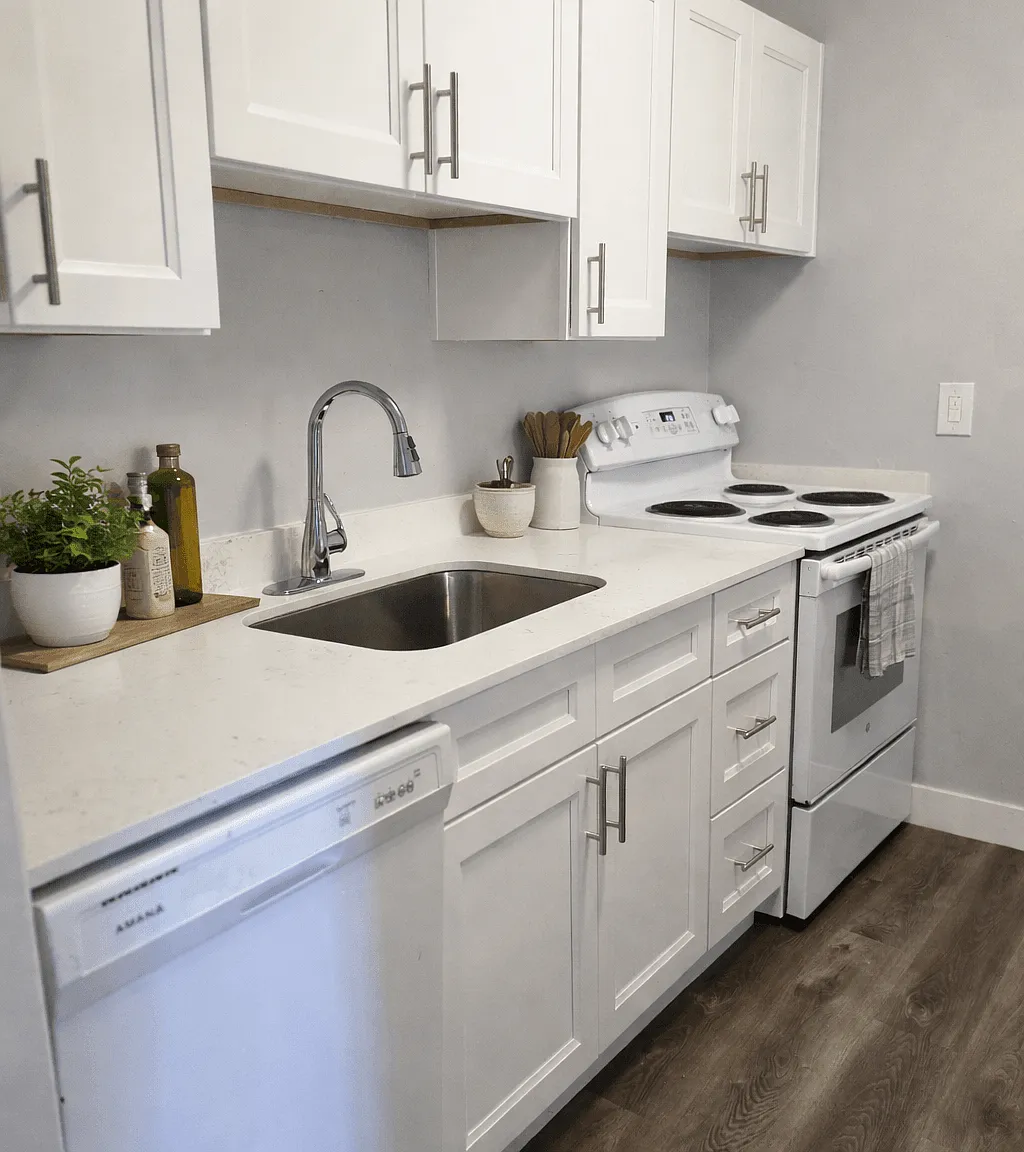 Camille Court Apartments — Photo 2