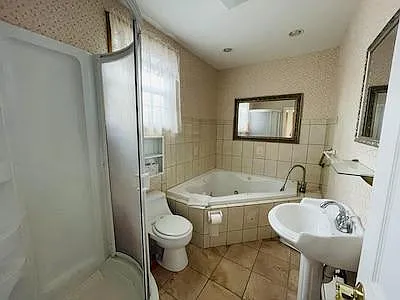 2 bed, 650 sqft, $1,850 — Photo 2