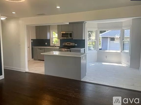 3rd image of 333 E Village Dr