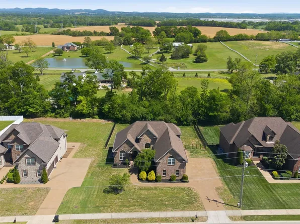 316 Ironwood Cir, Gallatin, TN 37066