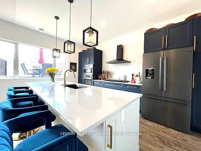 218 Joseph St #UPPER — Photo 2