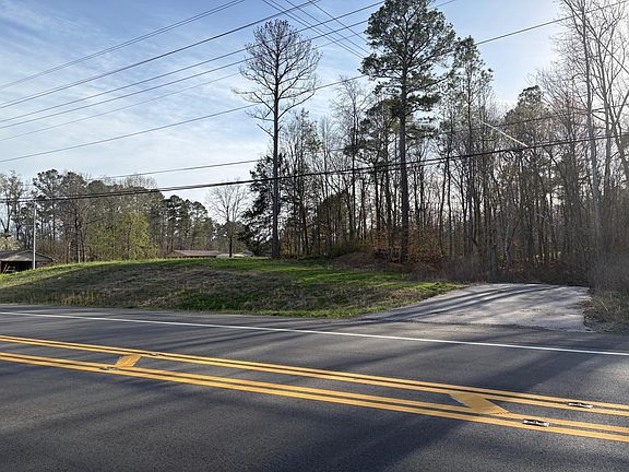 3rd image of 1 Georgetown Rd NW #1