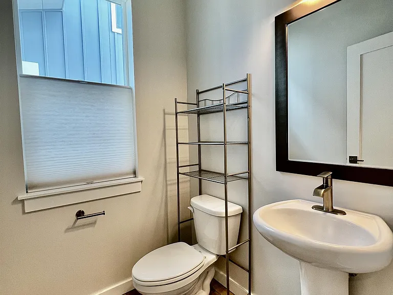 5526 Leiden Ln — Photo 3