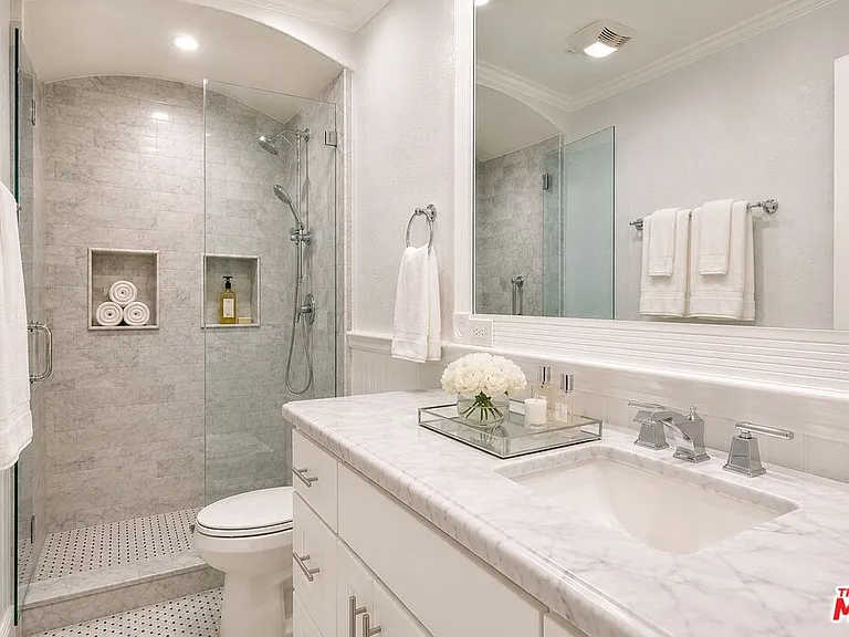 1118 S Cardiff Ave #1 — Photo 24