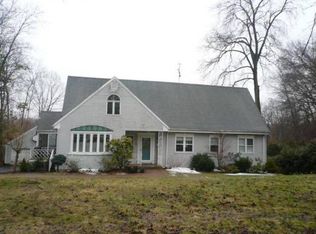 214 Longview Dr, Longmeadow, MA 01106