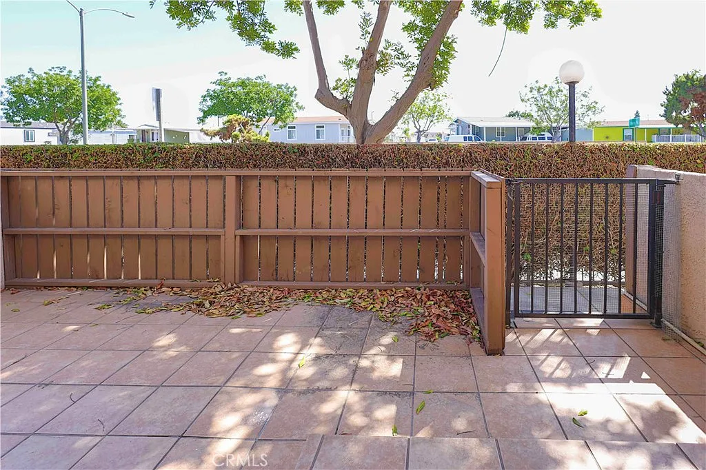 2 bed, 2.5 bath, 1273 sqft, $3,150 — Photo 3