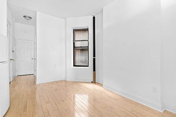 Rented by Keller Williams NYC | media 19