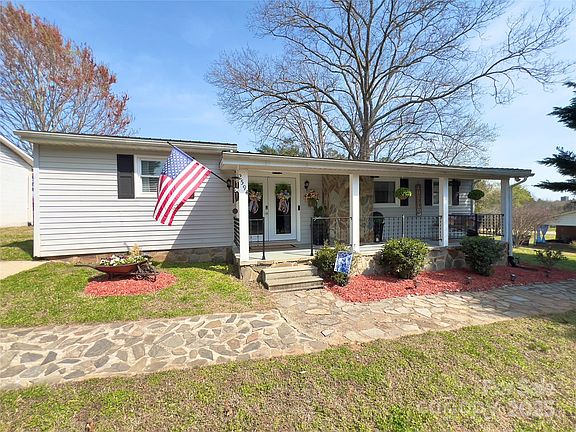3rd image of 2594 Baker Cir