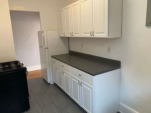4th image of 32-35 30th St #Dd4