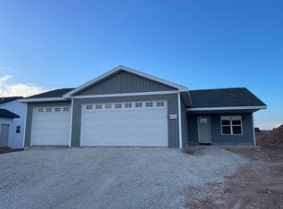 2022 White Dove Ln, Kaukauna, WI 54130