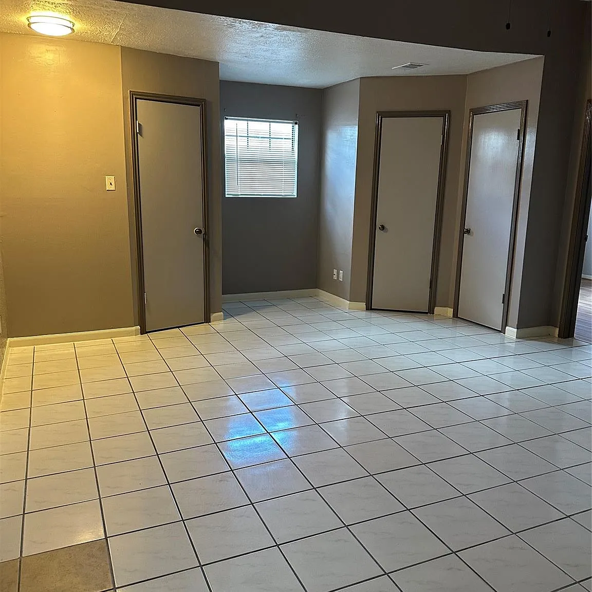 3 bed, 2.0 bath, 2068 sqft, $1,950 — Photo 4