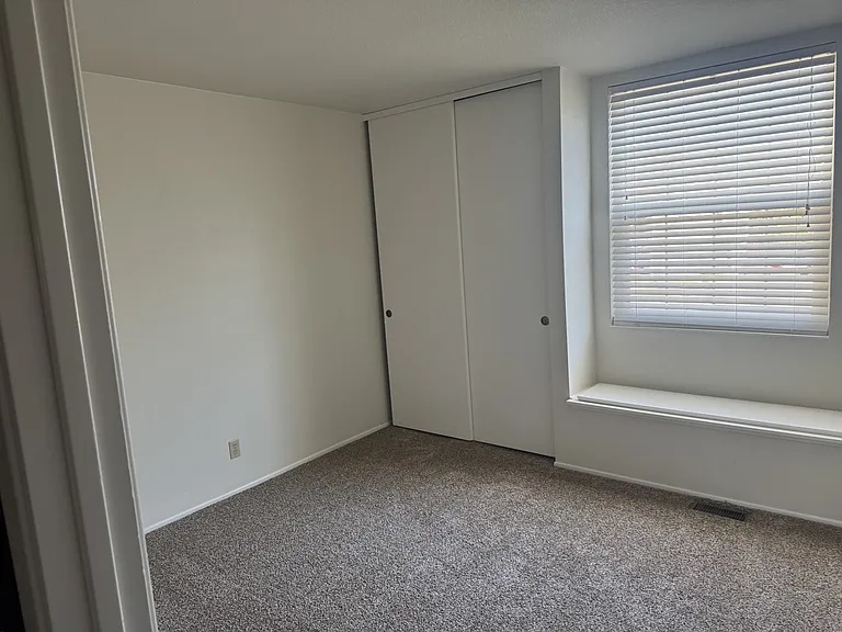 9340 Honeywood Ct — Photo 6