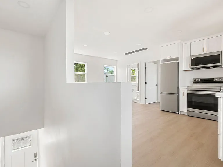 4586-4590 Arizona St #4590 ARIZONA ST A — Photo 3