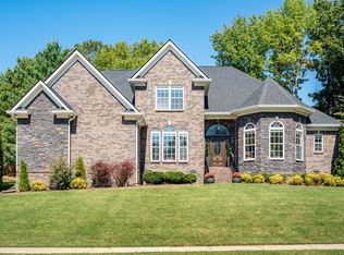 825 Burlington Ct, Clarksville, TN 37043