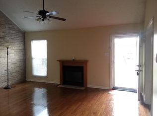 8712 Pecan Tree Dr, Baton Rouge, LA 70810