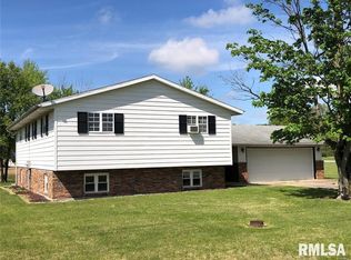 707 Boyd Ave, Iuka, IL 62849