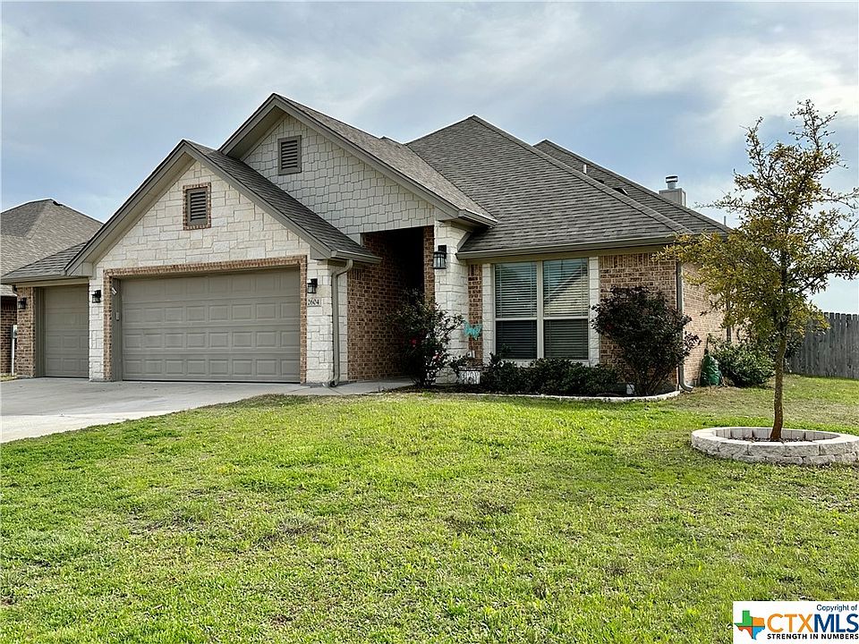 1st image of 2604 Crystal Ann Dr