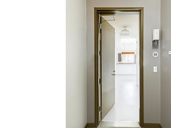 3rd image of 238 S Arroyo Pkwy Unit 214