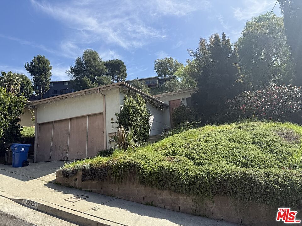 1st image of 2630 Saxon Dr