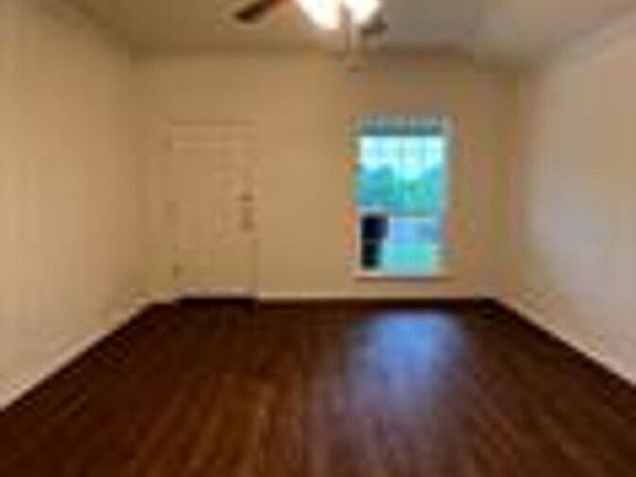 5th image of 403 Olaf Dr #B