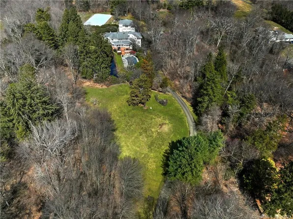 29 Center Road, Woodbridge, CT 06525