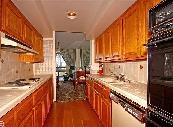 4th image of 2220 Avenue Of The Stars Unit 1401