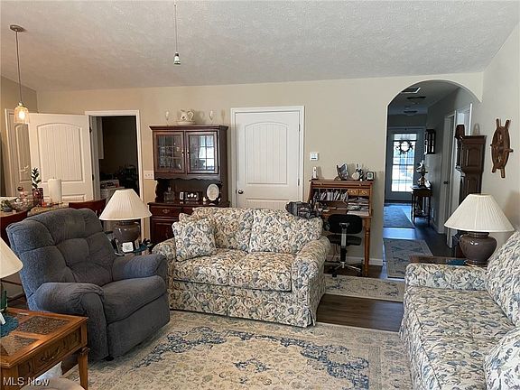 4th image of 302 Lake Breeze Cv #302