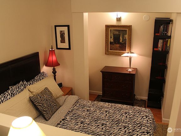 5th image of 10740 Greenwood Avenue N