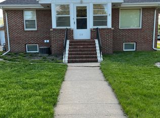 319 Briggs Ave, Hastings, NE 68901