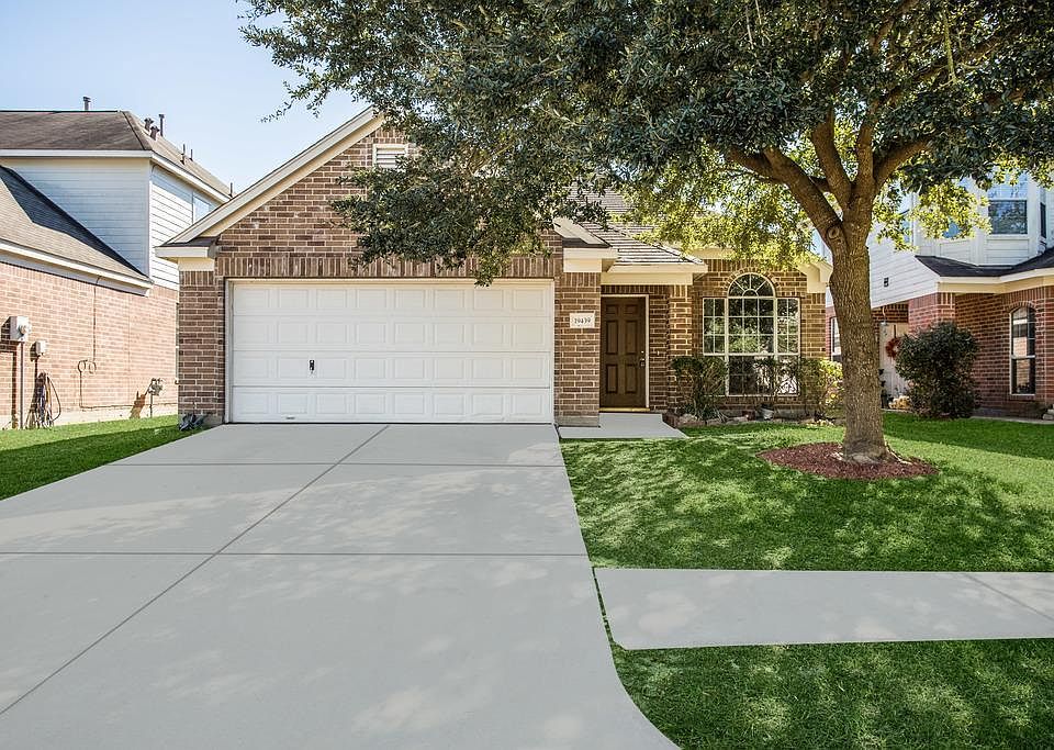 1st image of 19439 Hillside Springs Cir