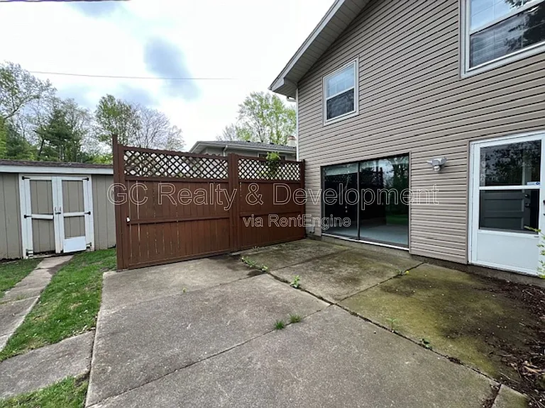 1540 Edgefield Ln — Photo 36
