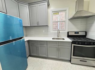 250 E 207th St #2B, Bronx, NY 10467
