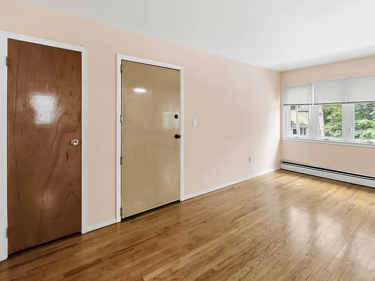 1120 Saint Louis Ave #1 — Photo 2