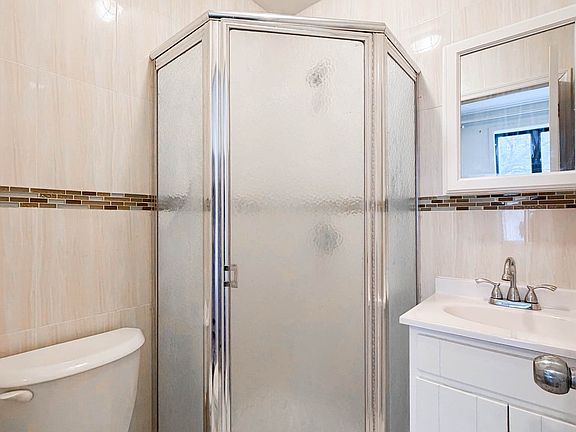 4th image of 547 W 152nd St #2F