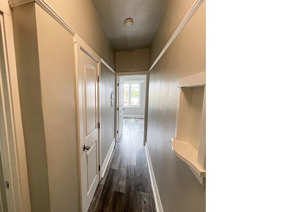 3rd image of 1832 Clement St APT 3