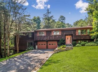 27 Isinglass Rd, Shelton, CT 06484