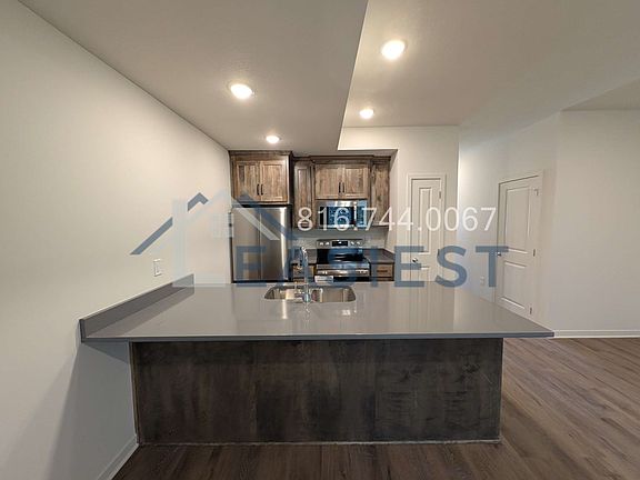 5th image of 6105 NW Casper Dr #C