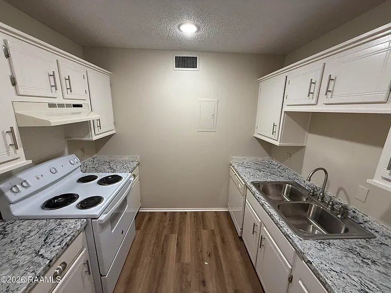 200 High Meadows Blvd #221 — Photo 11