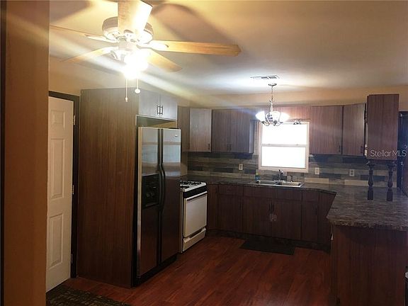 3rd image of 10931 Commonwealth Ave N #A