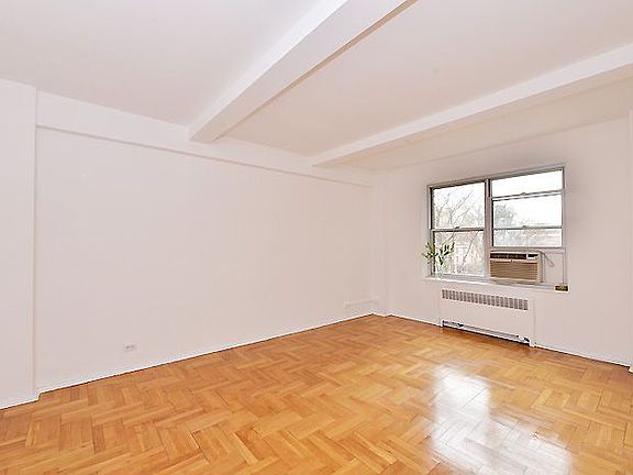4th image of 500 Grand St #C4g