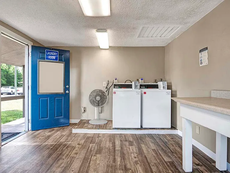 Applewood Apartments — Photo 13