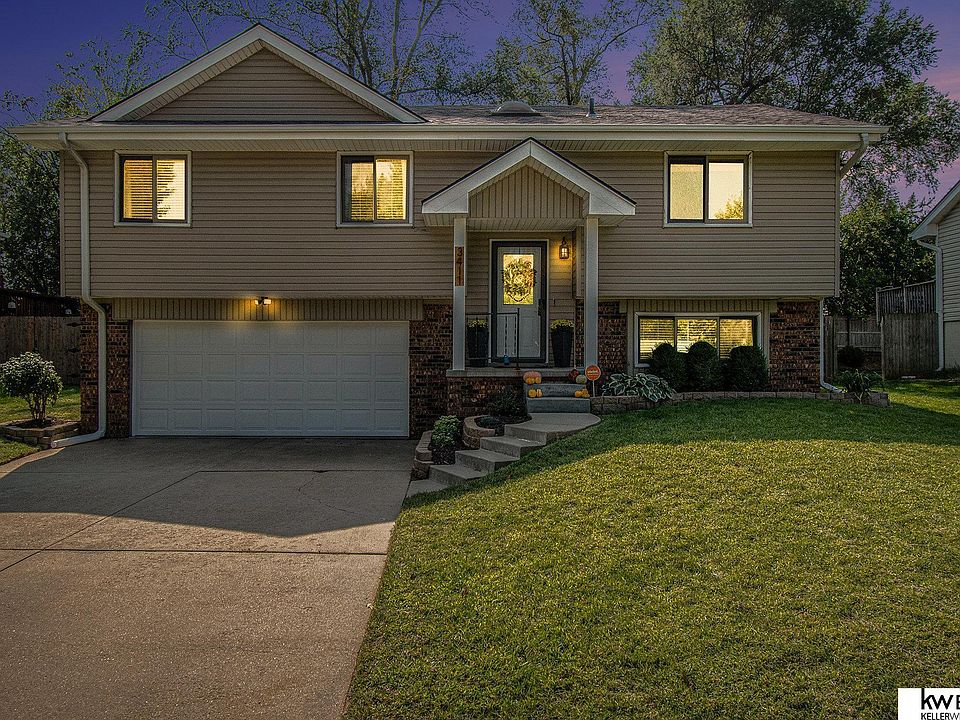 1st image of 3411 Lookingglass Dr