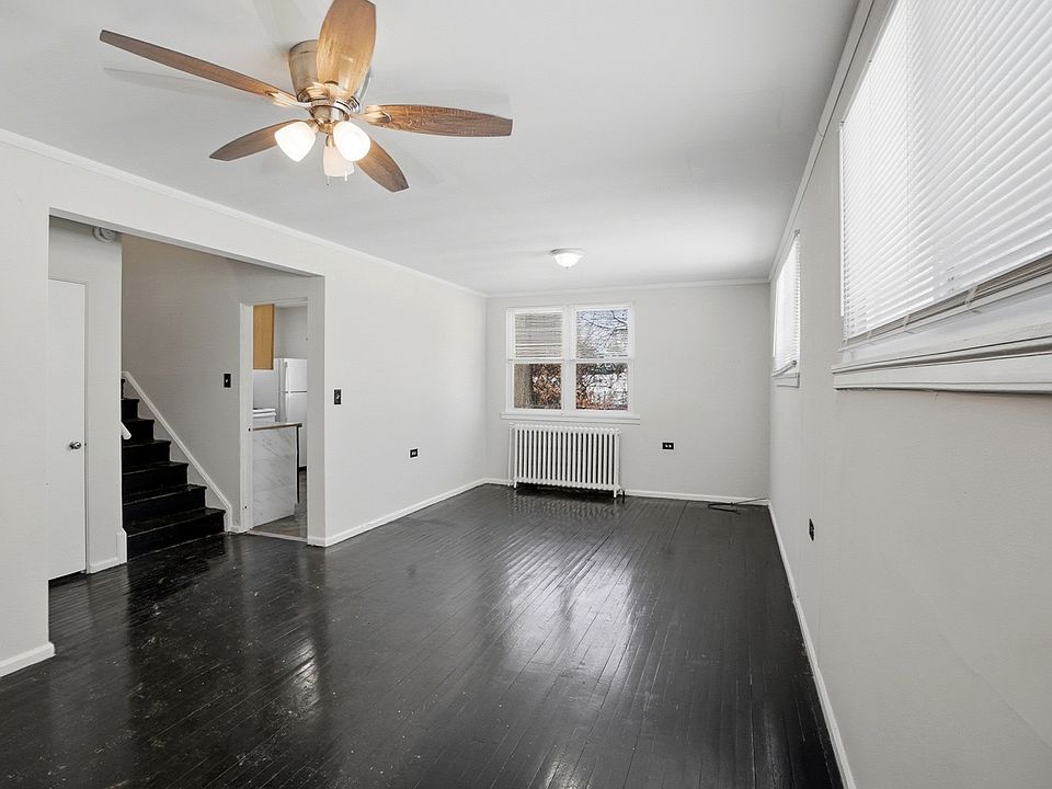1st image of 17 Chalmers Ct #17
